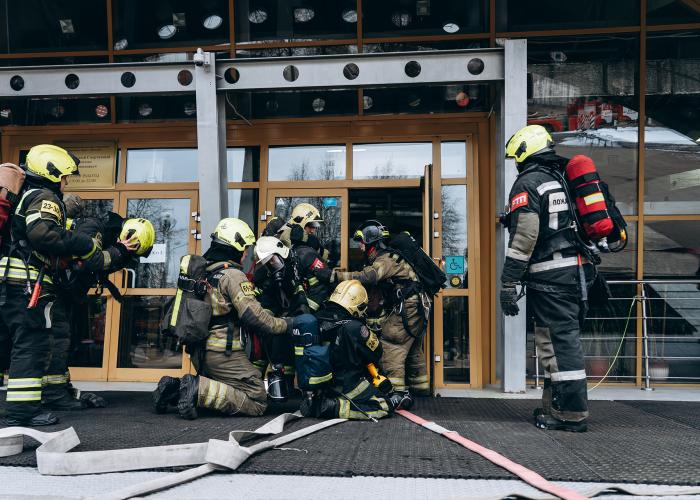 Formation à l'Académie d'État du feu : « Extinction des incendies dans les installations pétrolières et les raffineries ».