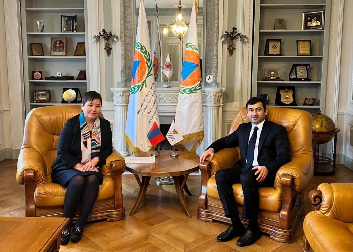 Réunion entre le Secrétaire général de l’OIPC et la Représentante permanente de la Mongolie auprès de l’Office des Nations Unies à Genève